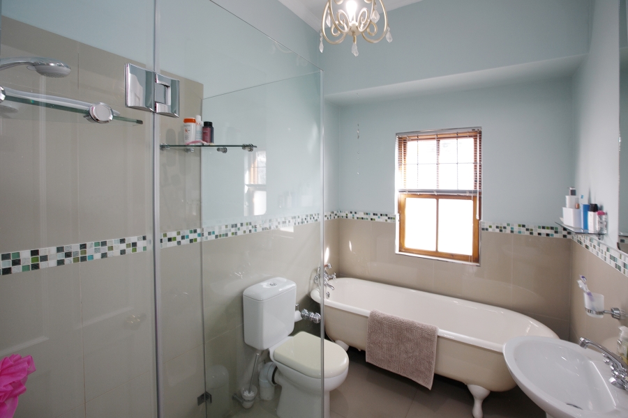 2 Bedroom Property for Sale in Harfield Village Western Cape
